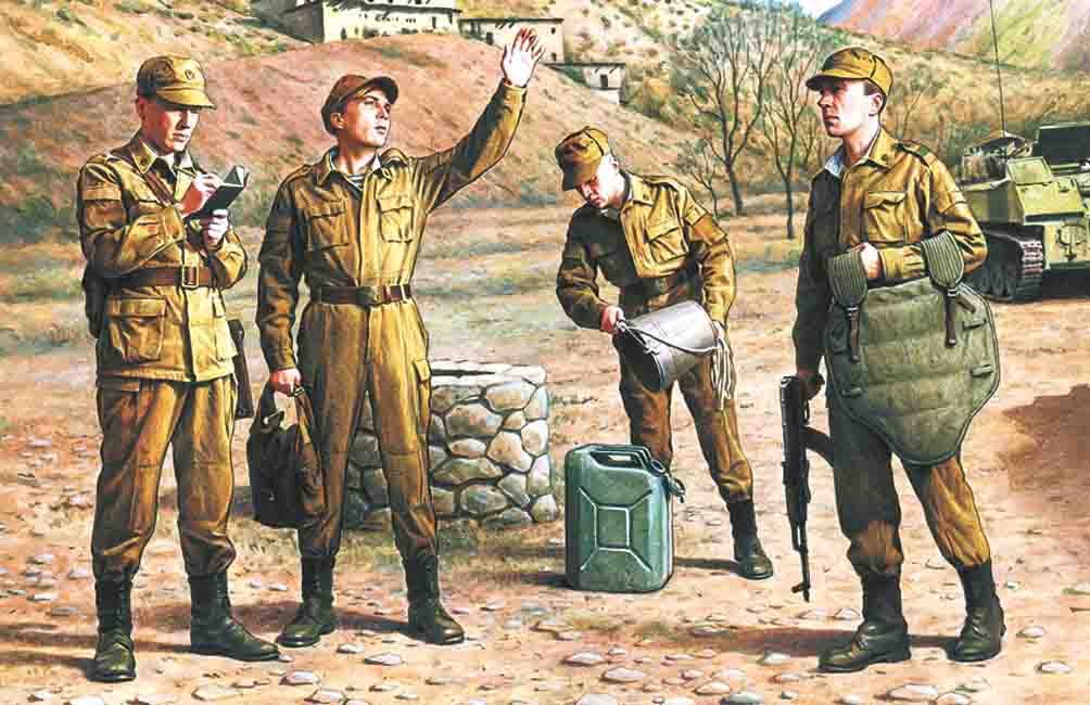1/35 Soviet Motorized Infantry (1979-1988) (4 figures - 1 officer, 3 soldiers)