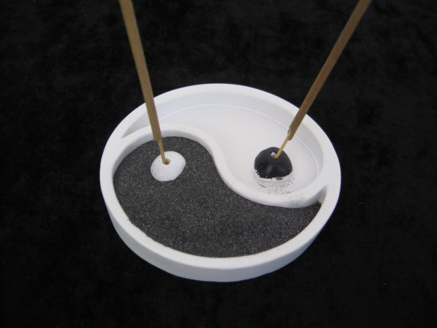Rökelsehållare Yin Yang Vit  med Sand