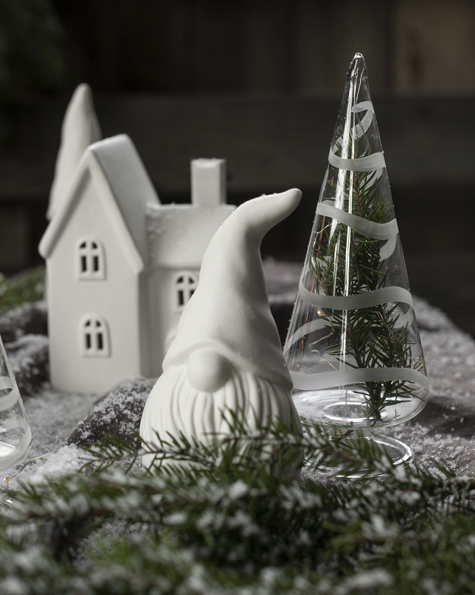 Granbo - Gran - Julgran med frostade girlanger - Klarglas - 21x7 cm - 10