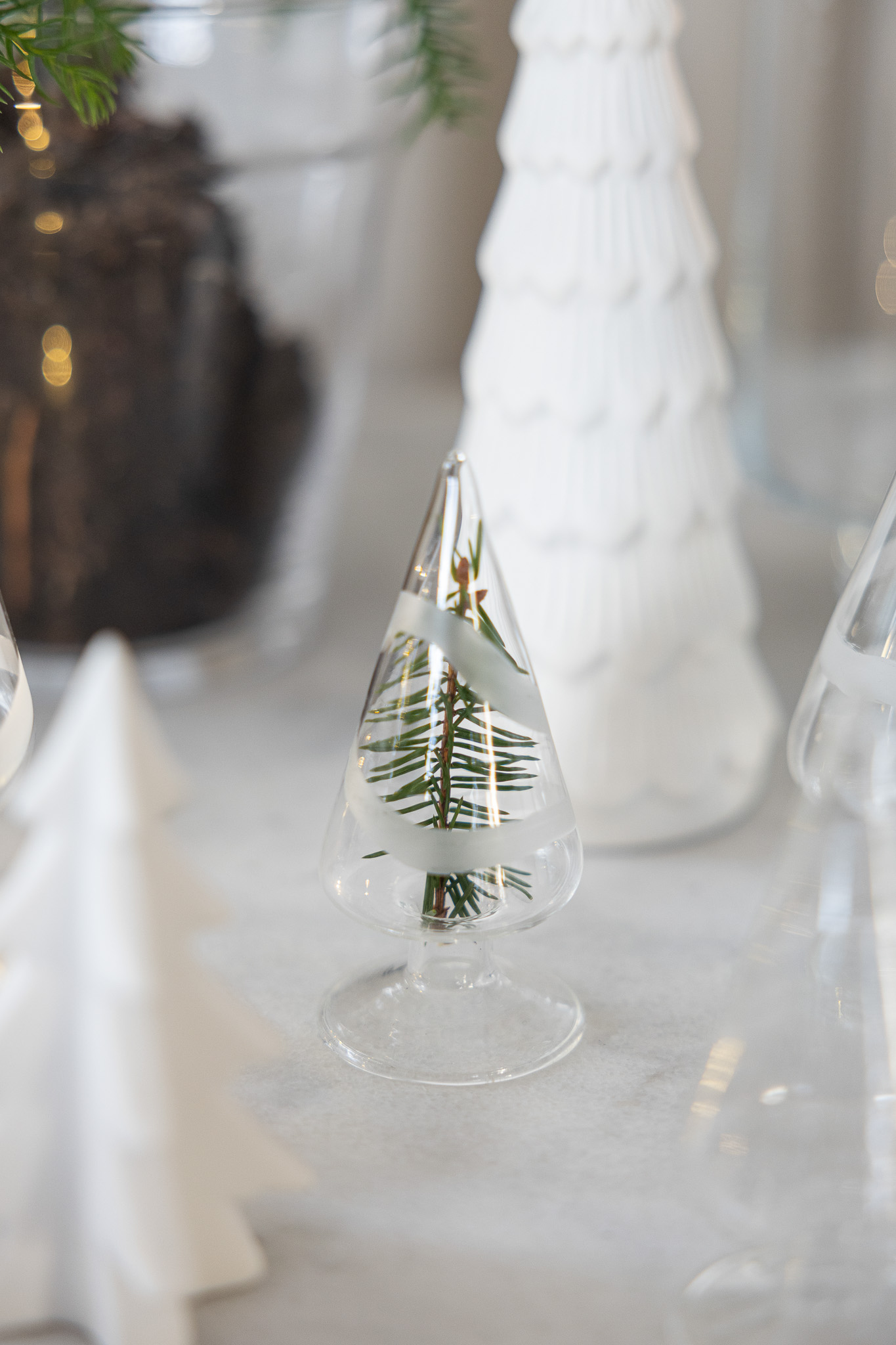 Granbo - Christmas tree with frosted garlands - Clear glass - 10x4 cm