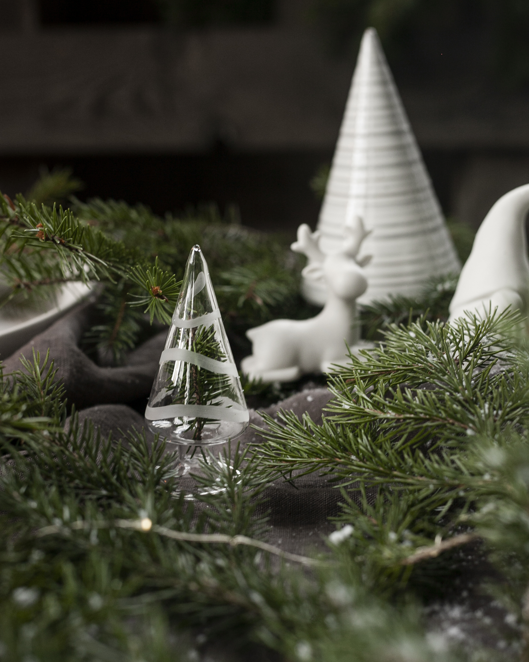 Granbo - Christmas tree with frosted garlands - Clear glass - 10x4 cm - 6