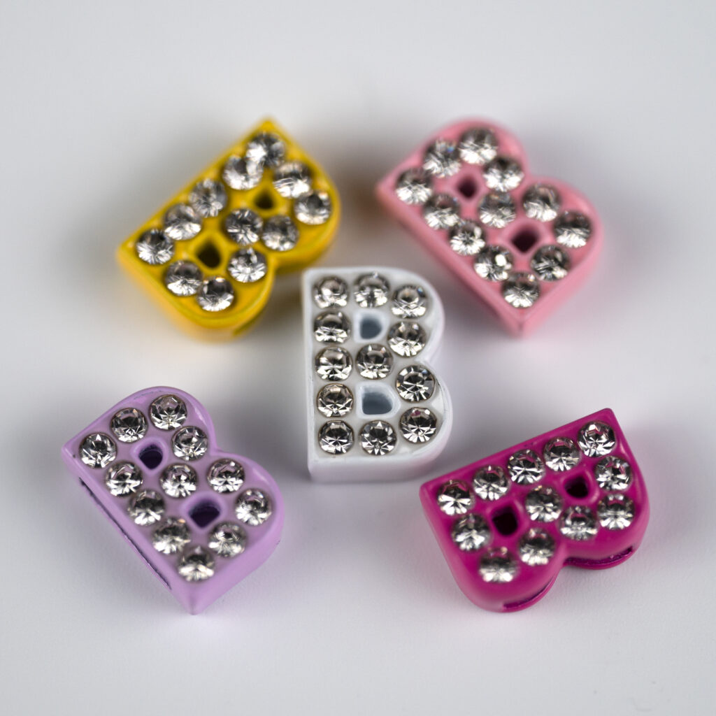 Berlock med Strass & Färg Bostav B - Busy Lizzie