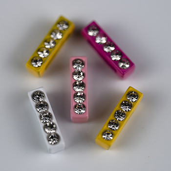 Berlock med Strass & Färg Bostav I - Busy Lizzie