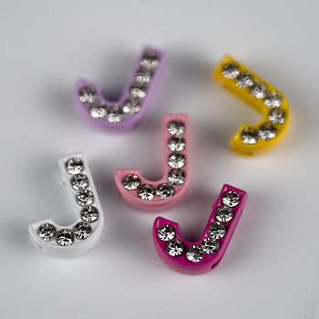 Berlock med Strass & Färg Bostav J - Busy Lizzie