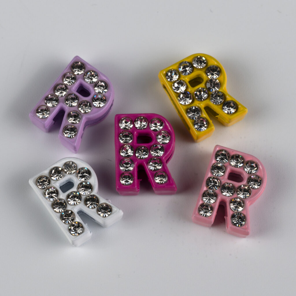 Berlock med Strass & Färg Bostav R - Busy Lizzie