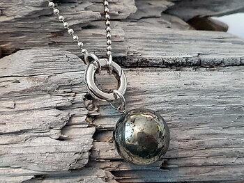 Halsband Bubbles; Kalkopyrit kula 18 mm  på 45 cm kulkedja 2,0mm med låsring 15mm 