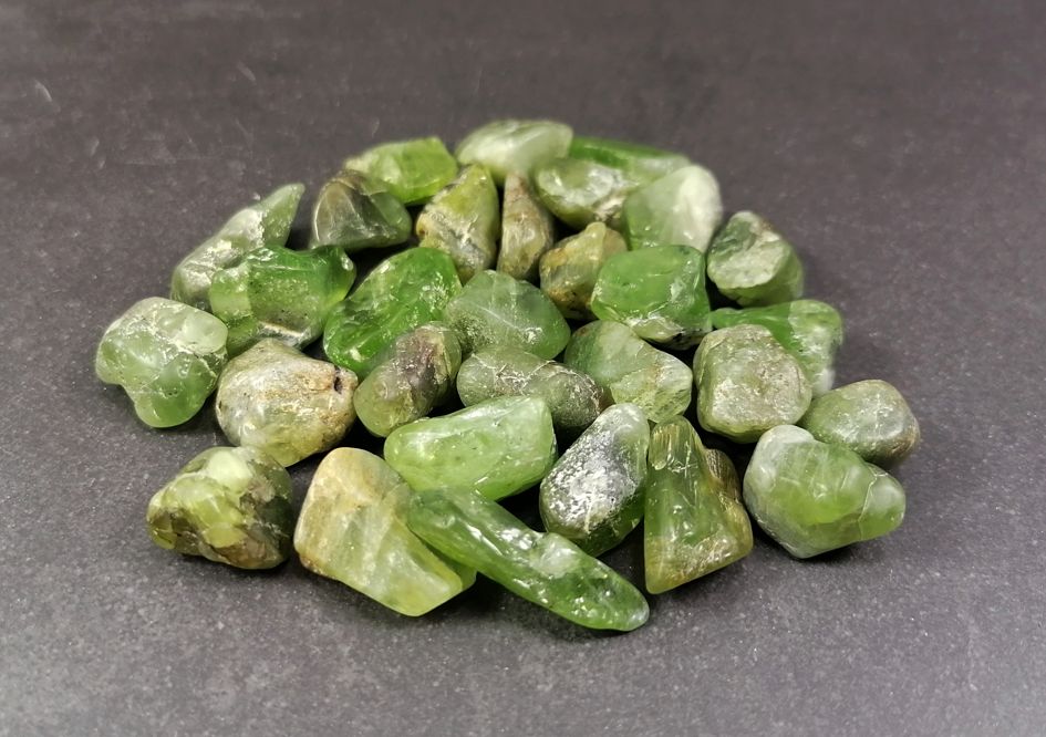Peridot / Krysolit - Trumlad   AA kvalitet