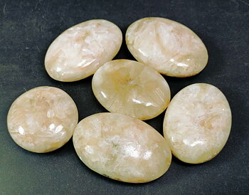 Pebbles "No Worry Stone" - Stilbit 