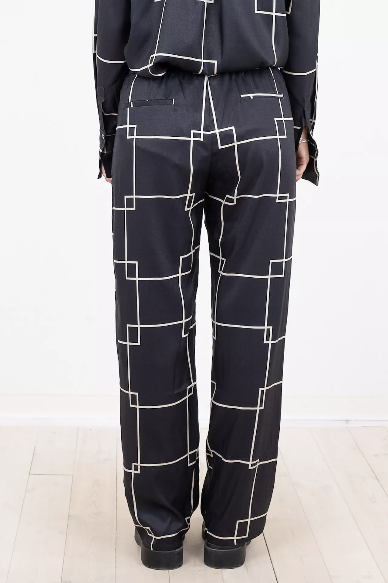 Neo Noir - Monty Mega Square Pants  Dark Marine Blue - 3