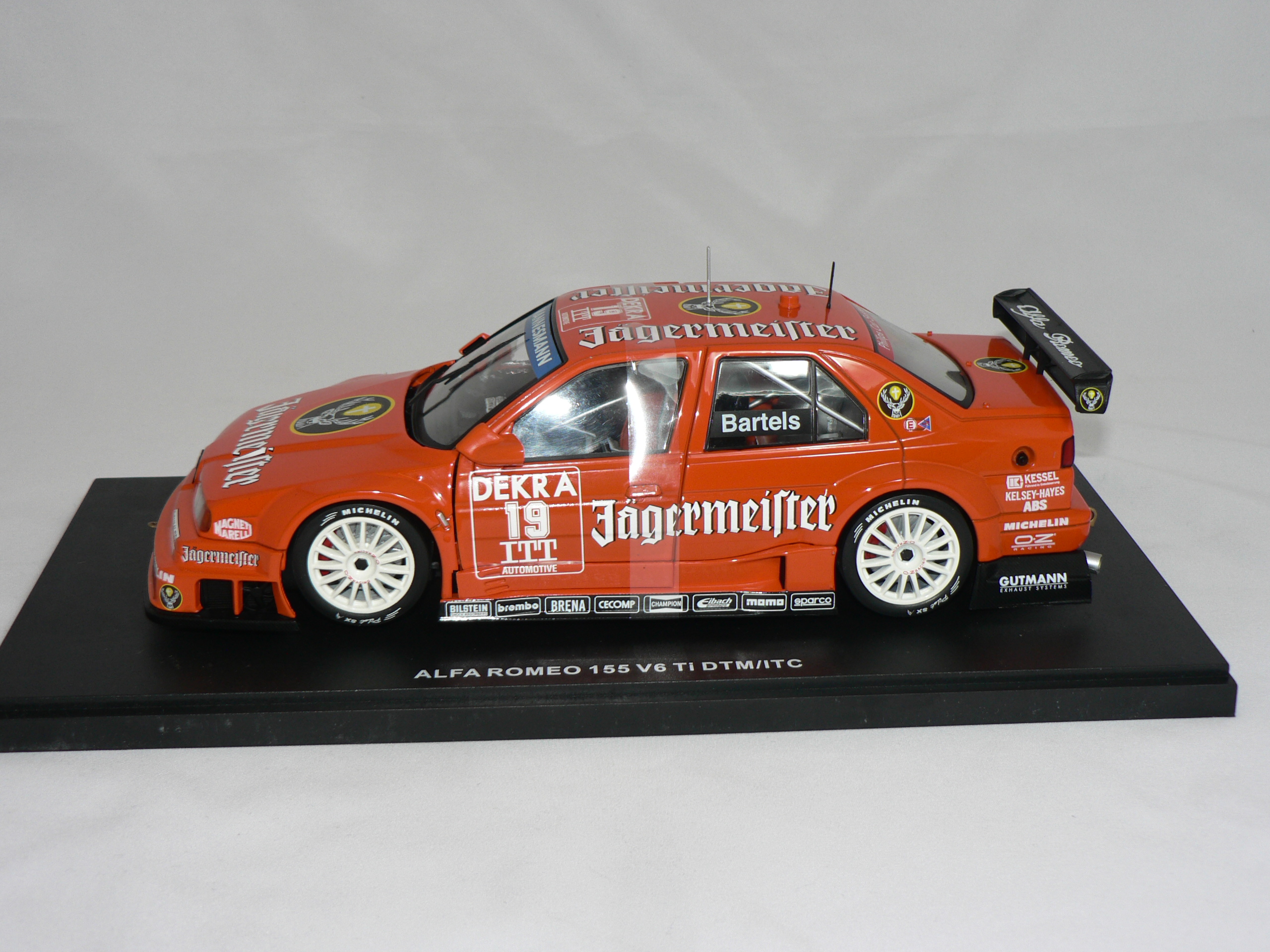 Alfa Romeo  155 V6  Ti  DTM 1995  Bartels  Jägermeister  1:18  Werk 83 - 3