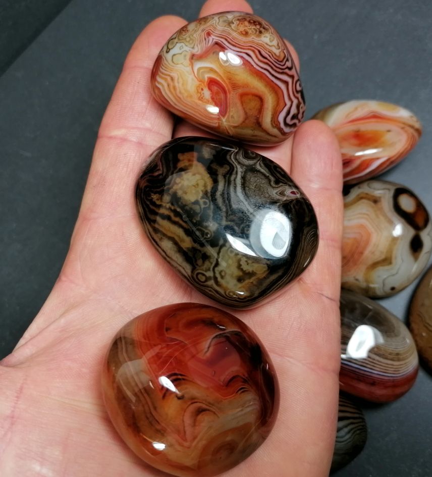 Pebbles "No Worry Stone" - Silk Banded Agat / Crazy Agat - 3