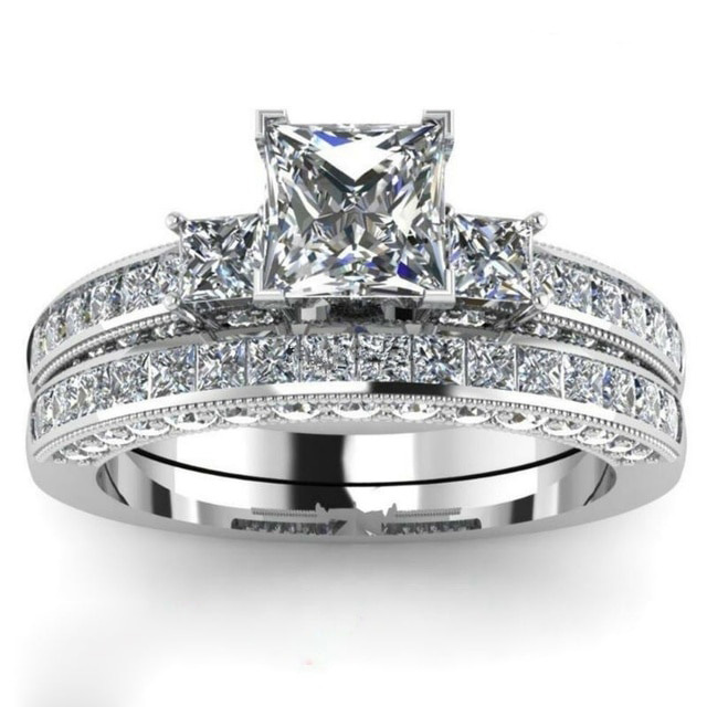 Dubbla ringar med Cubic Zirconia och i 925 Sterling Silverplätering