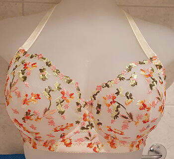 Beautiful Non-stretch lace with small flowers in orange, Ivory, pink &  green - 22 cm