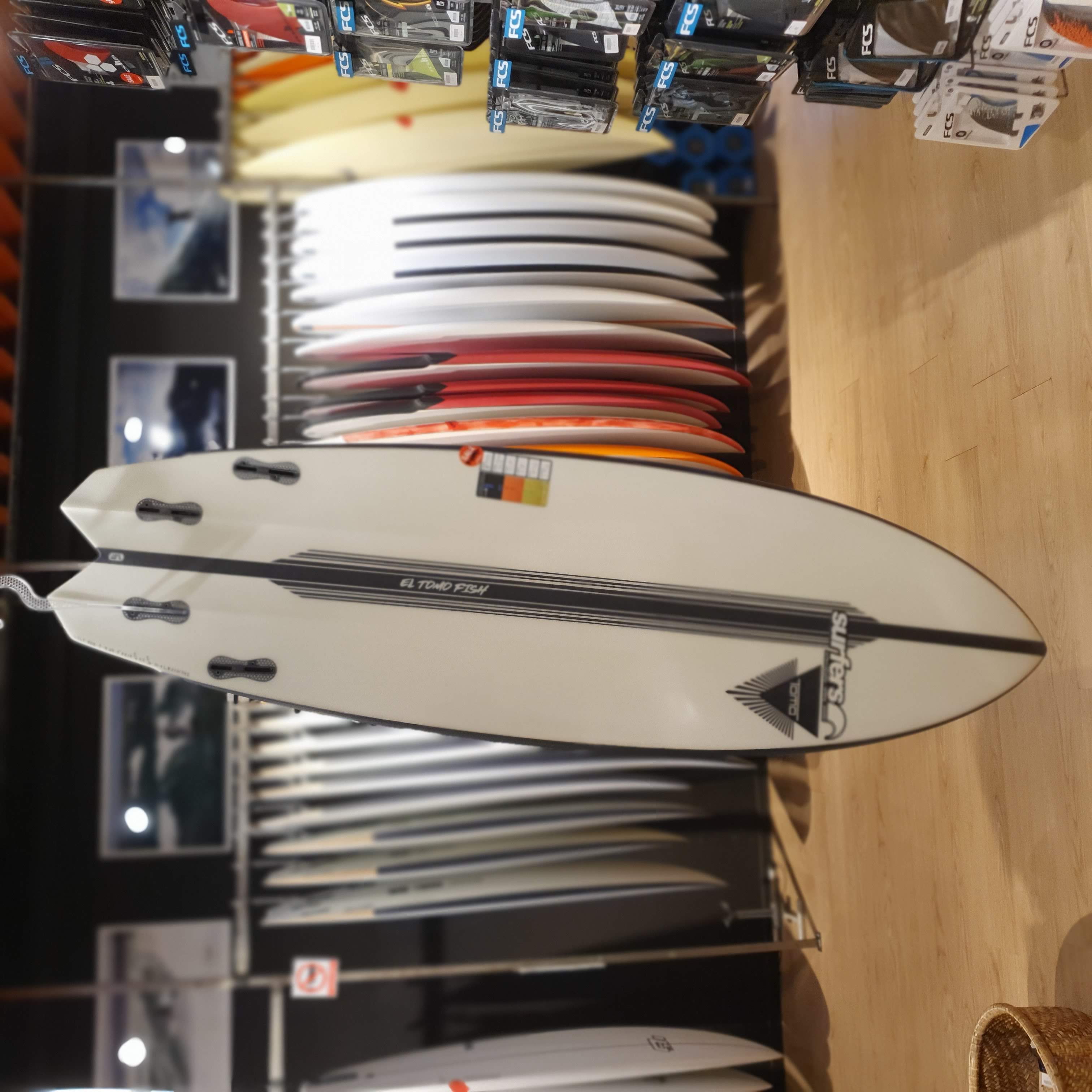 Begagnad vågsurfingbräda El Tomo Fish 5'8 - Surfers Paradise