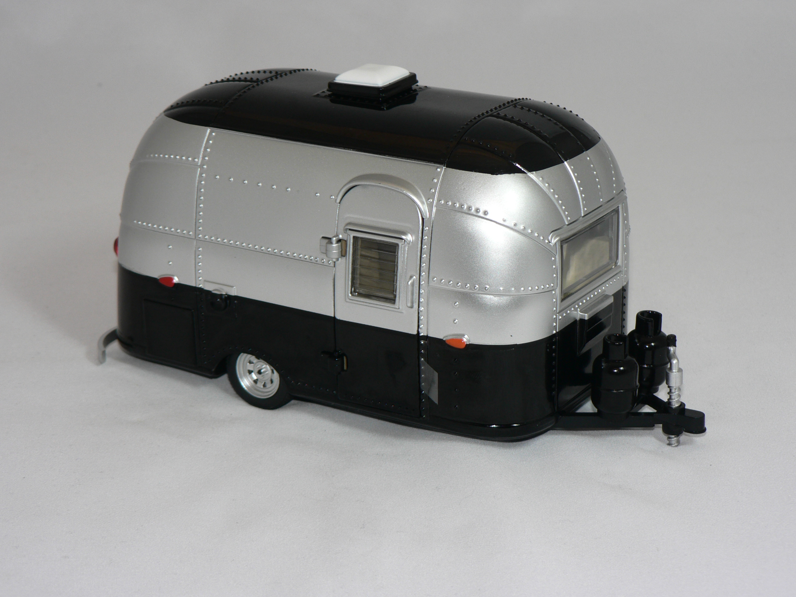 Husvagn Airstream 16  Bambi    1:24 Greenlight