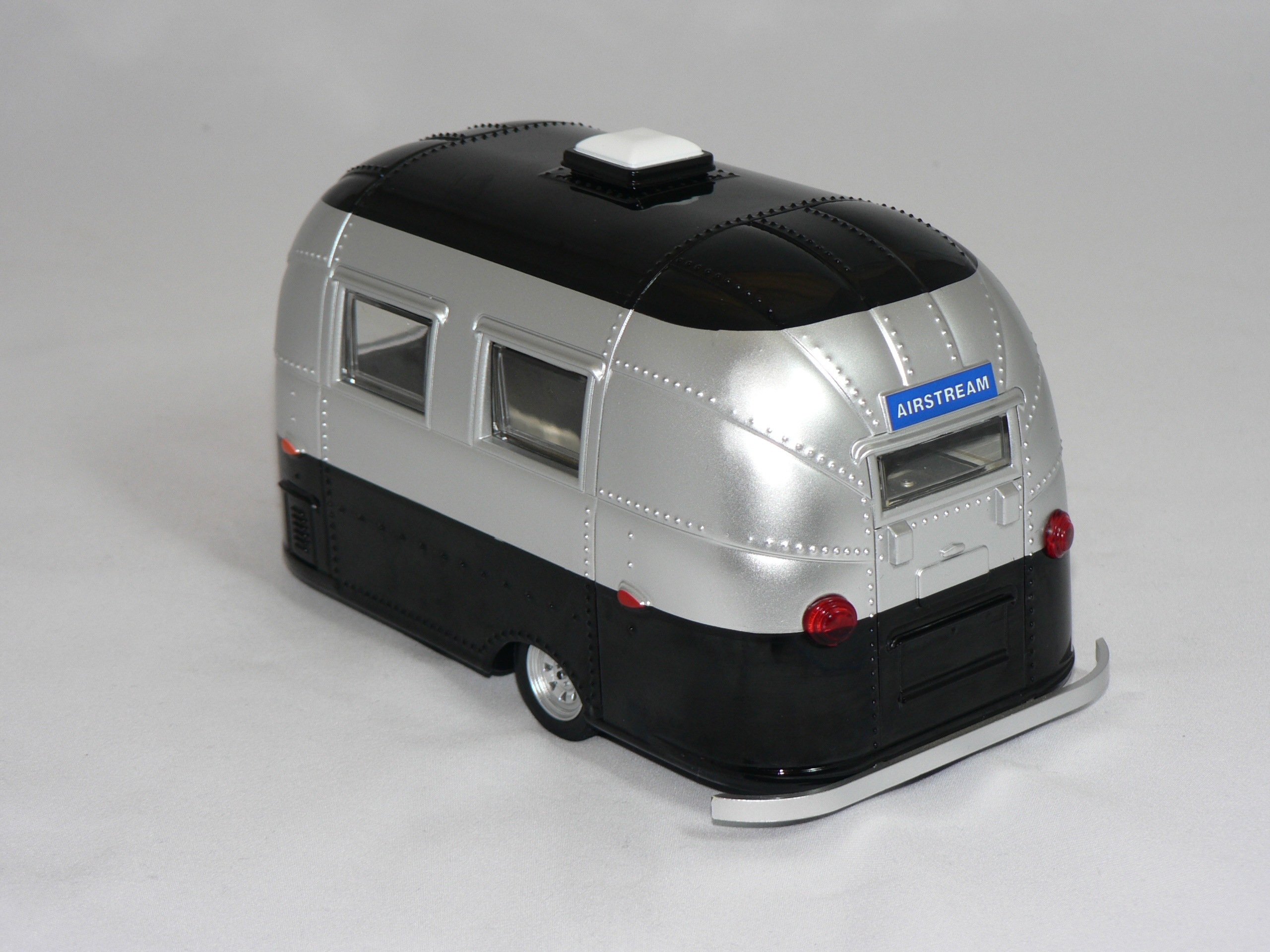 Husvagn Airstream 16  Bambi    1:24 Greenlight - 3