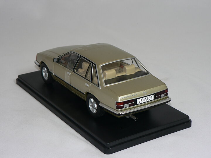 Opel Senator  1978   1:24 Whitebox