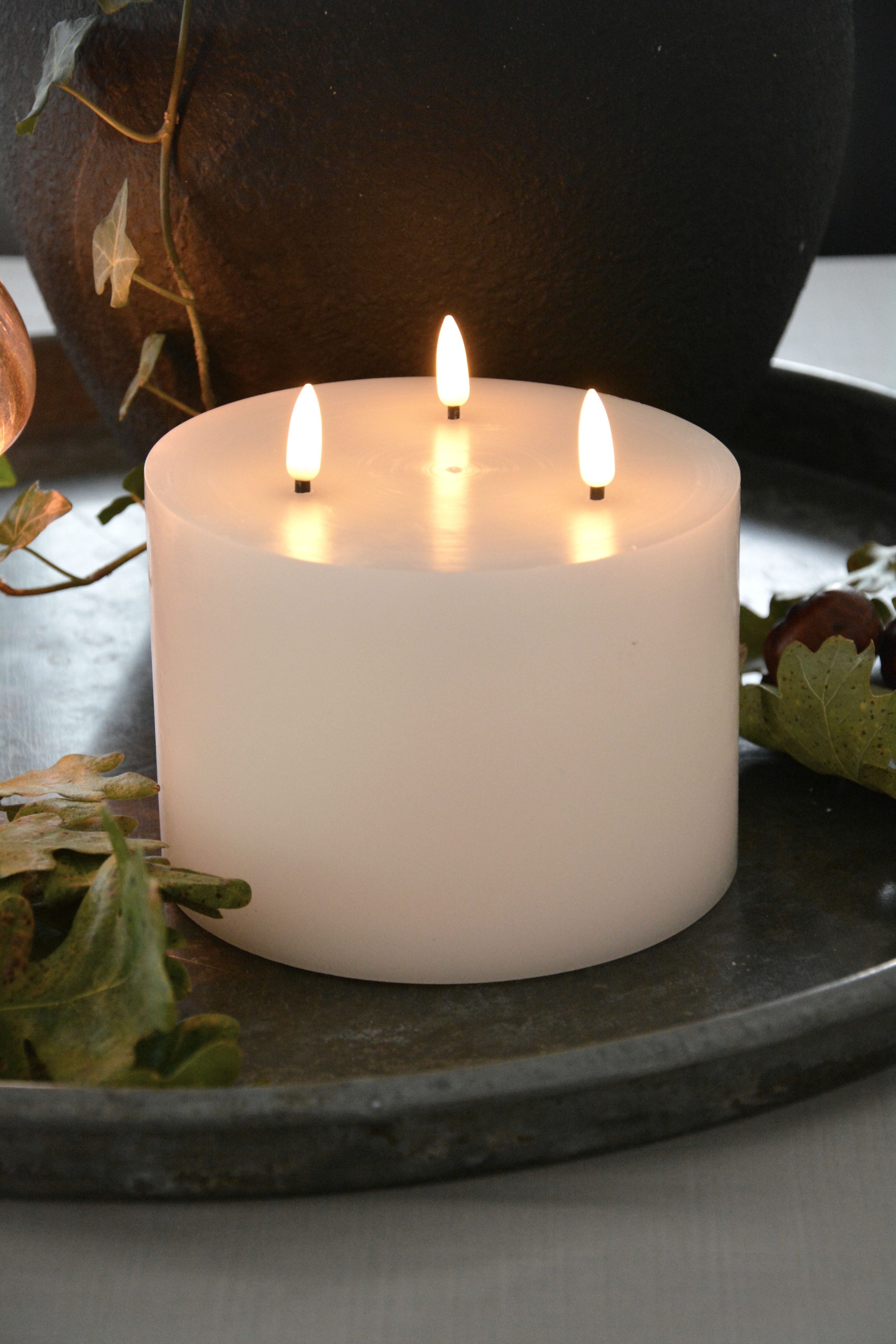 Blockljus med 3 vekar LED. Vit 15 cm. Batteriljus av vax med timer