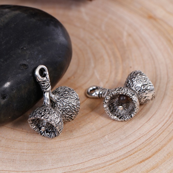 Charm Acorn 3 D  silver