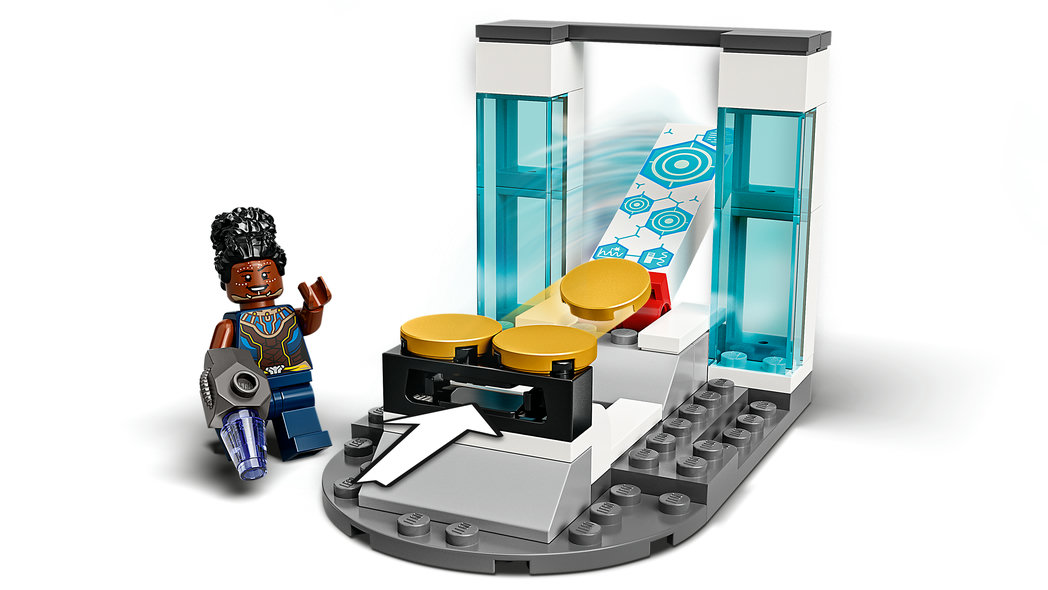 LEGO 76212 Shuri's Lab - 3