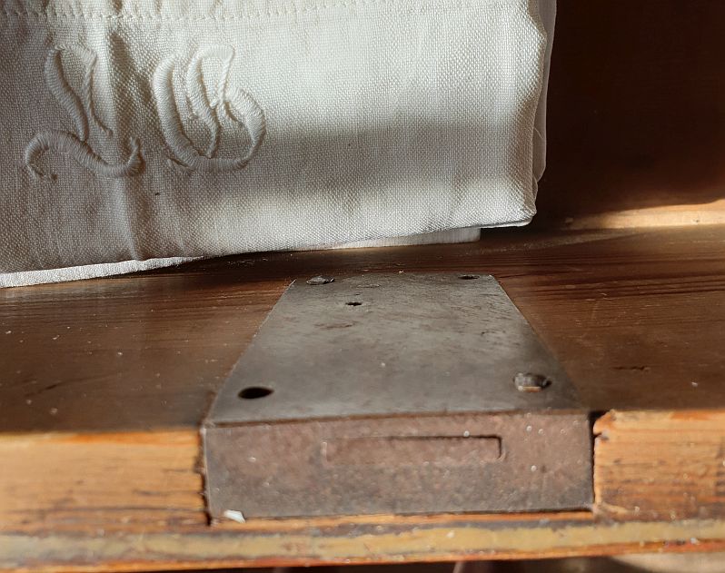 Byrå mitten av 1800-talet imitationsmålad - 6