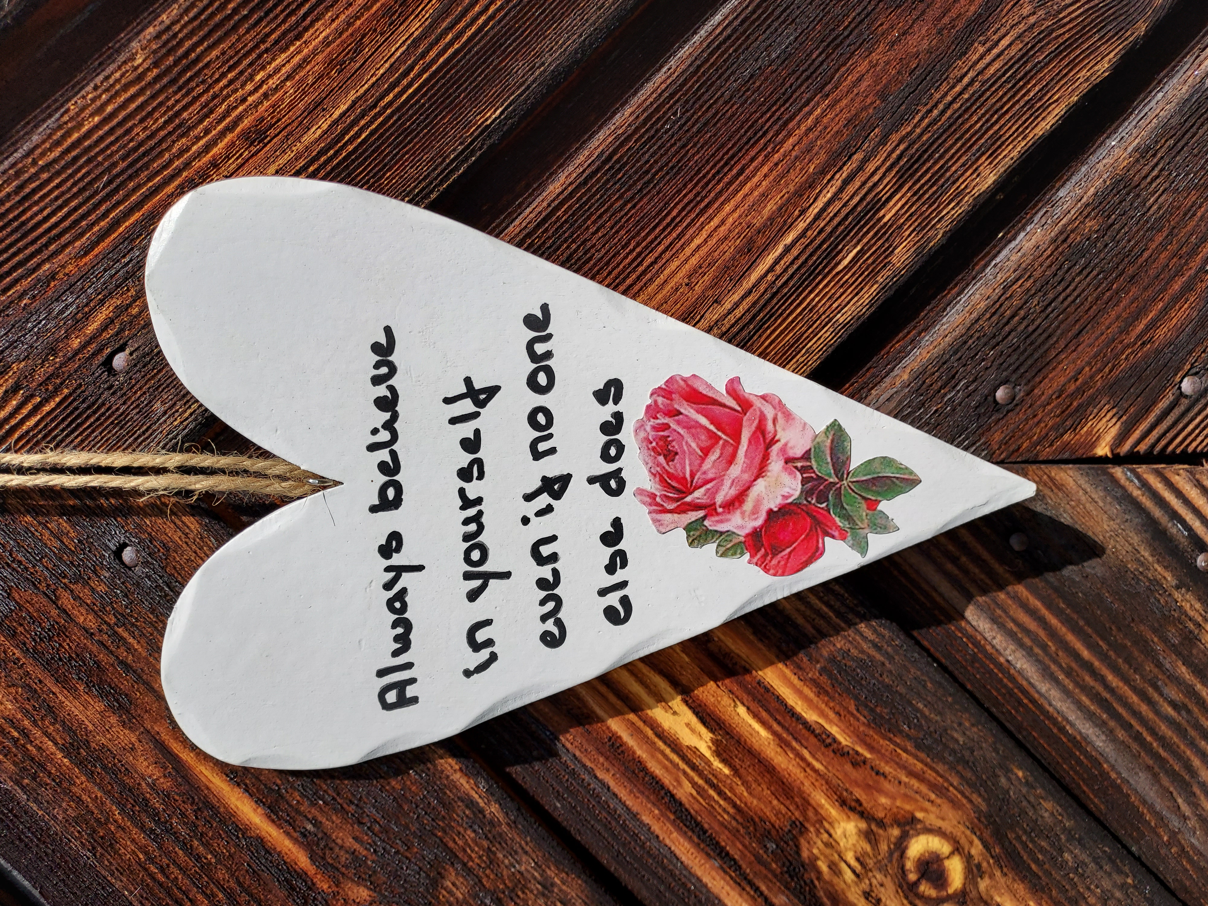 Trähjärta, always believe, 21x13.5cm