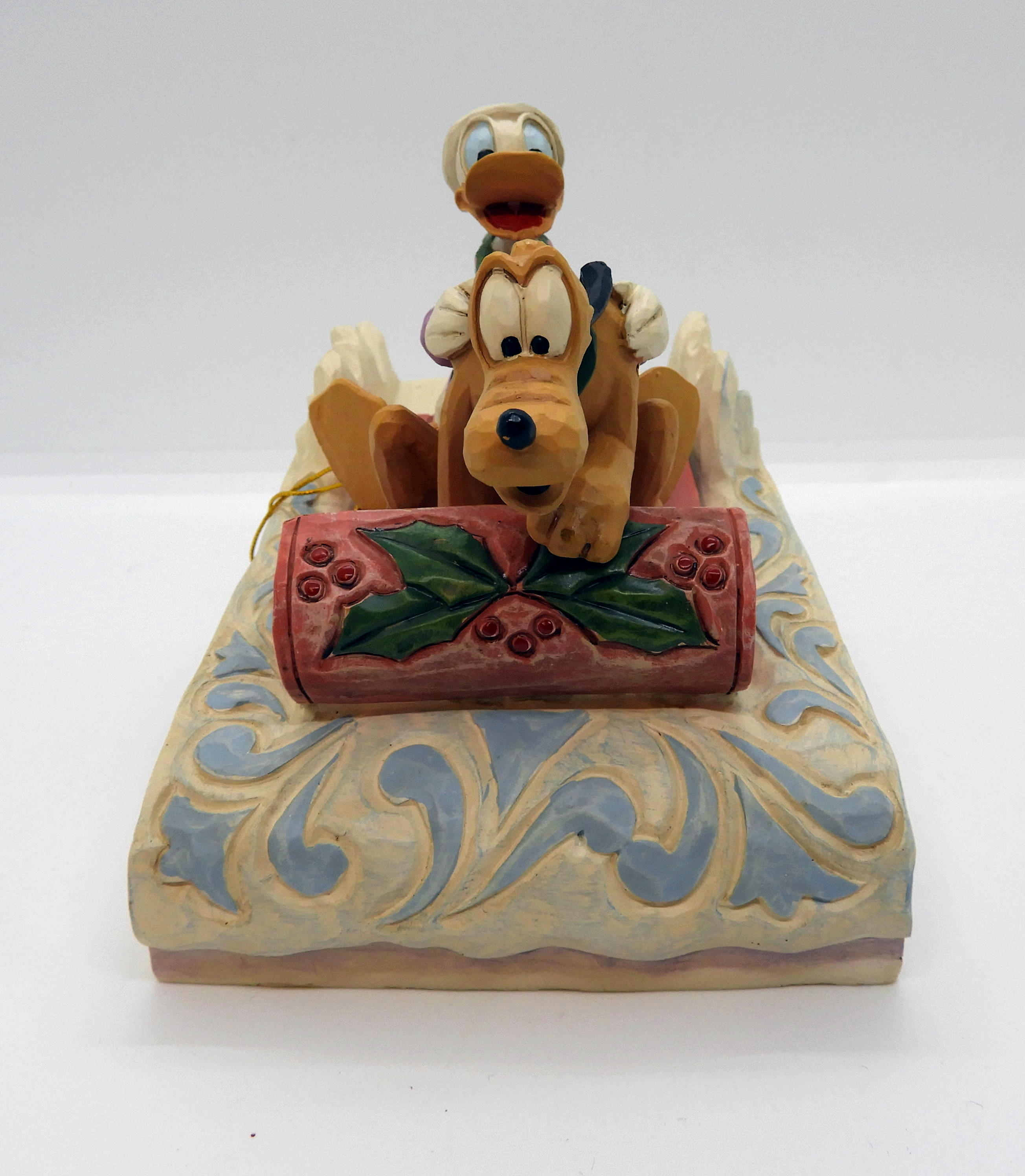 Kalle Anka & Pluto, Donald and Pluto Sledding - 3