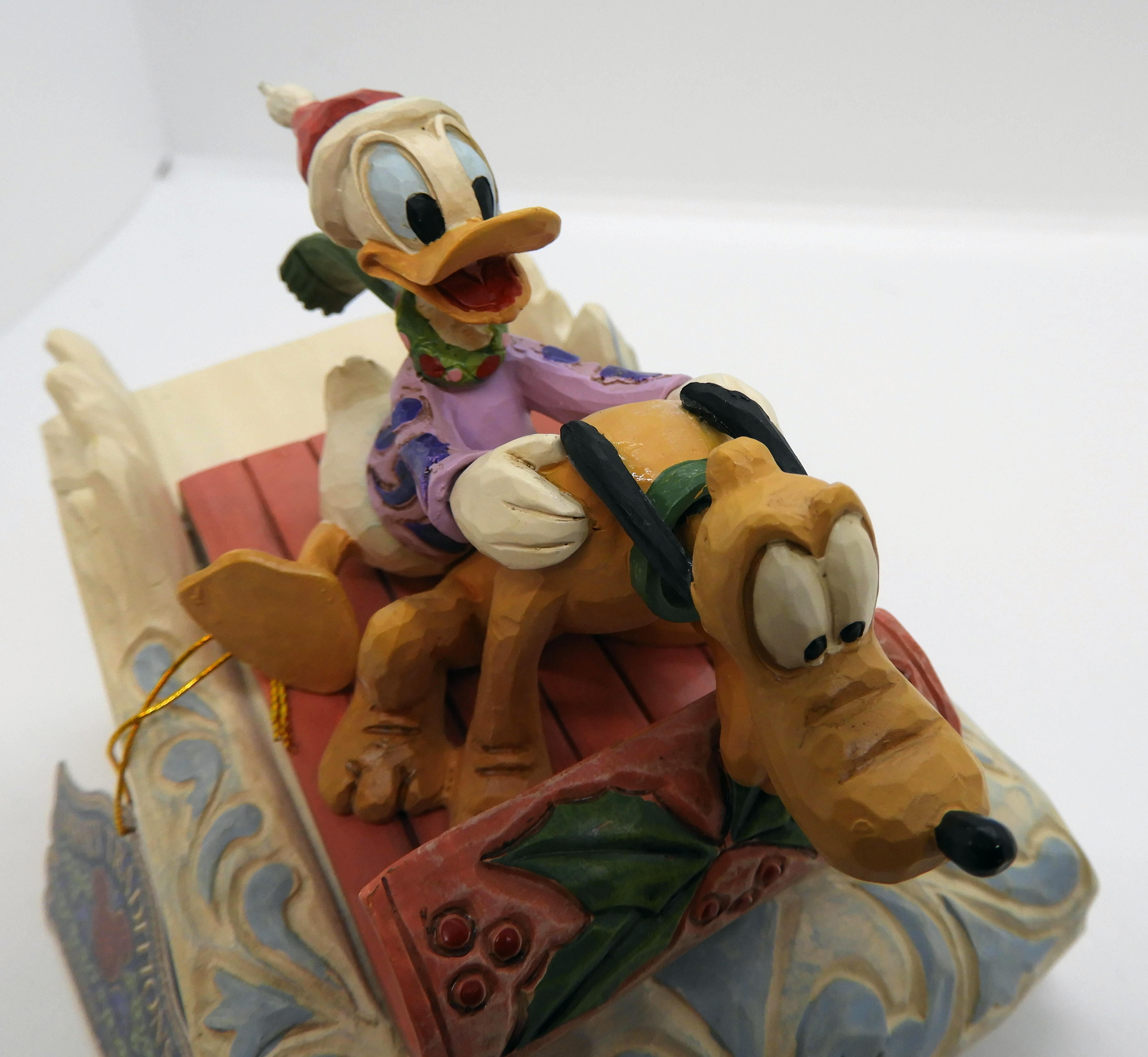 Kalle Anka & Pluto, Donald and Pluto Sledding