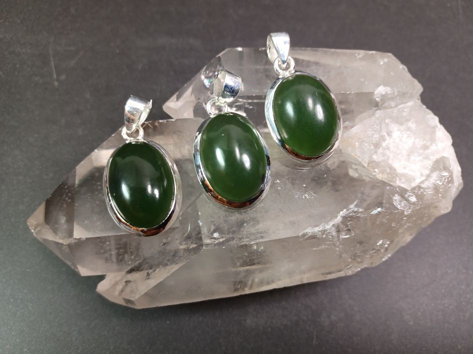 Nefrit Jade Hänge i Silver