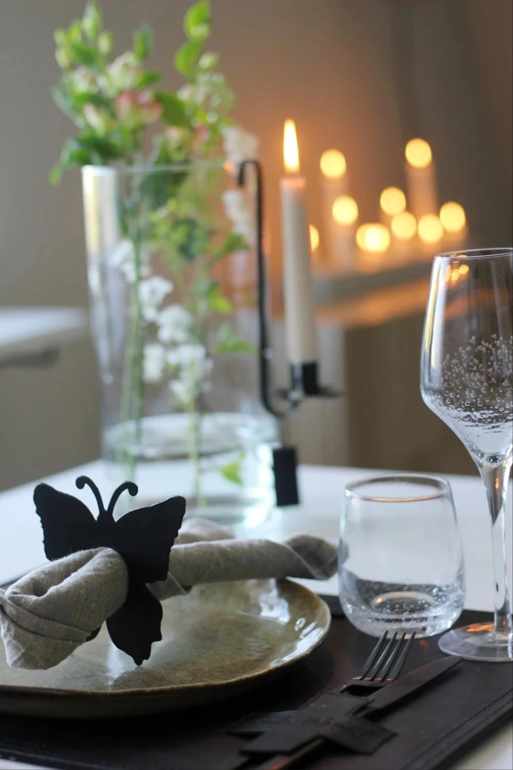 Hanging candle holder - Cross - Black - Taper candle - 21 cm - 9