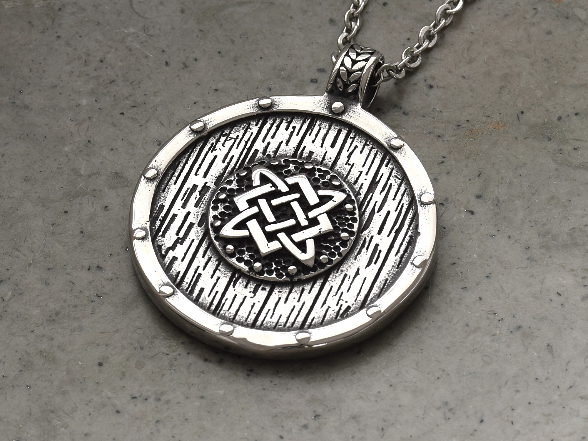 Vikingasköld Halsband i Rostfritt Stål, Asatro Sköld Hänge, Vapen Accessoar, Viking Smycke - 3
