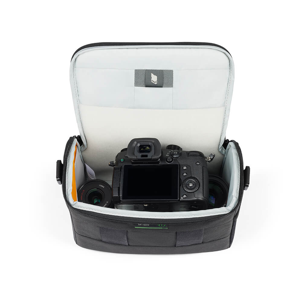  Lowepro Adventura SH 160 III - 2