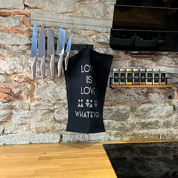 Love is Love Küchentuch aus flachs