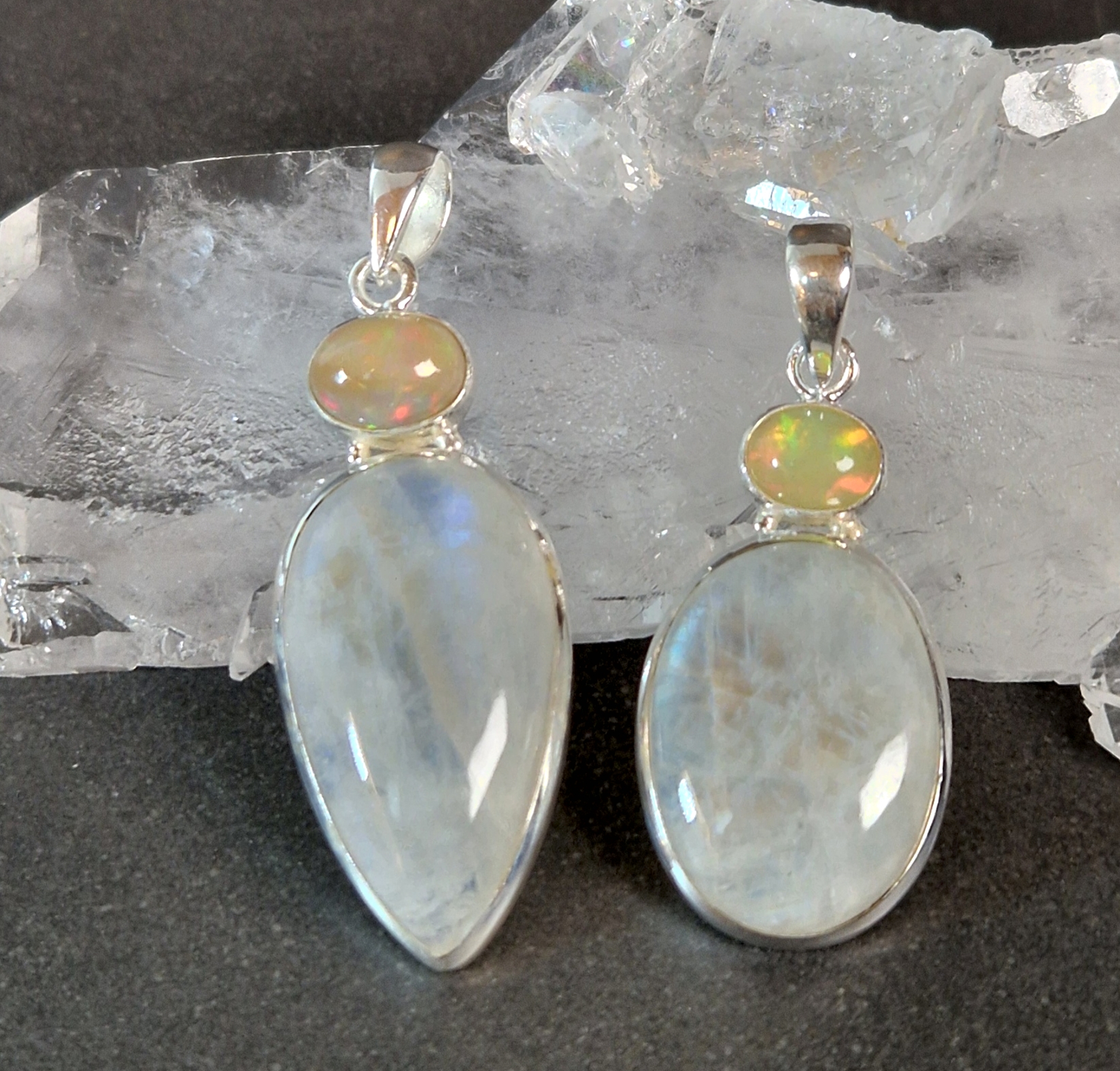Silver hänge med Opal och Regnbågsmånsten