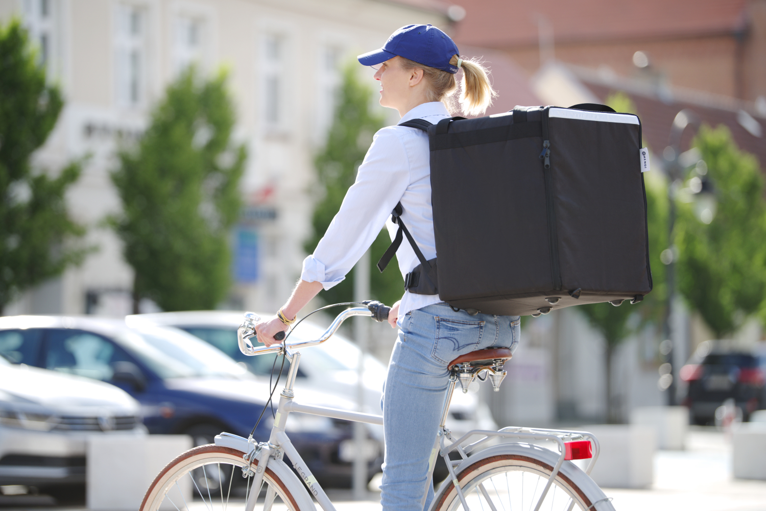 Pizza & food delivery backpack isolated - 7