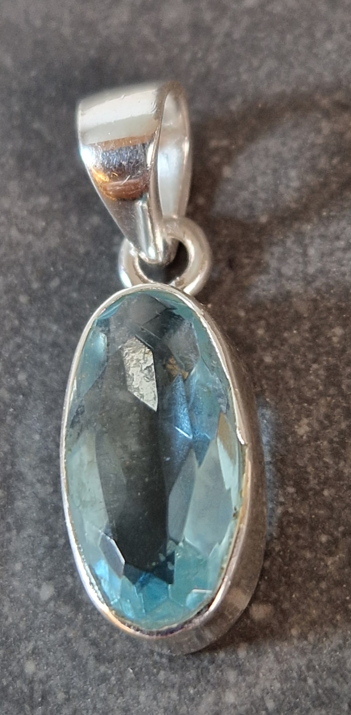 Silverhänge med Akvarmarin
