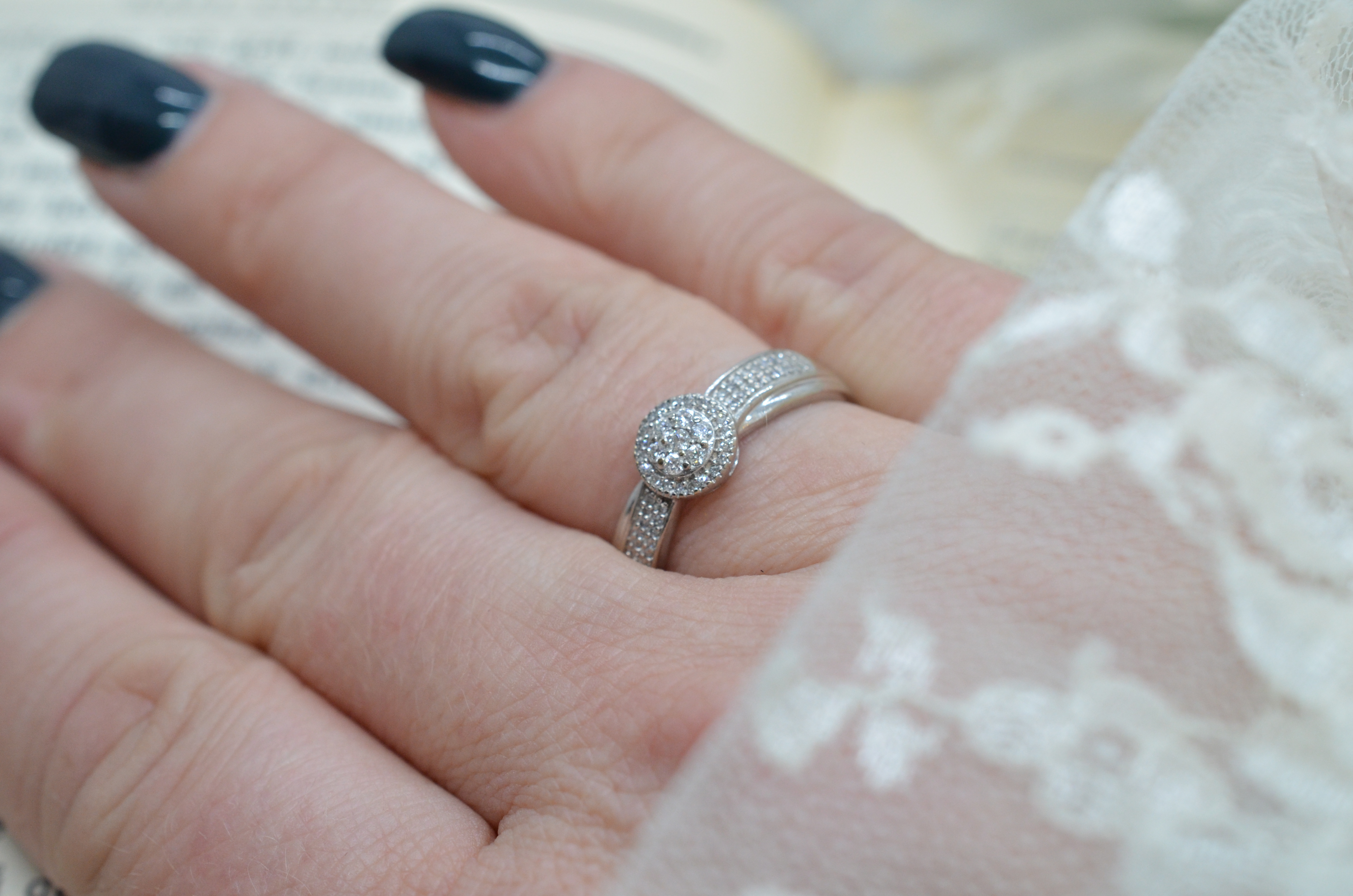 Second hand 18k white gold ring with diamonds  - 2