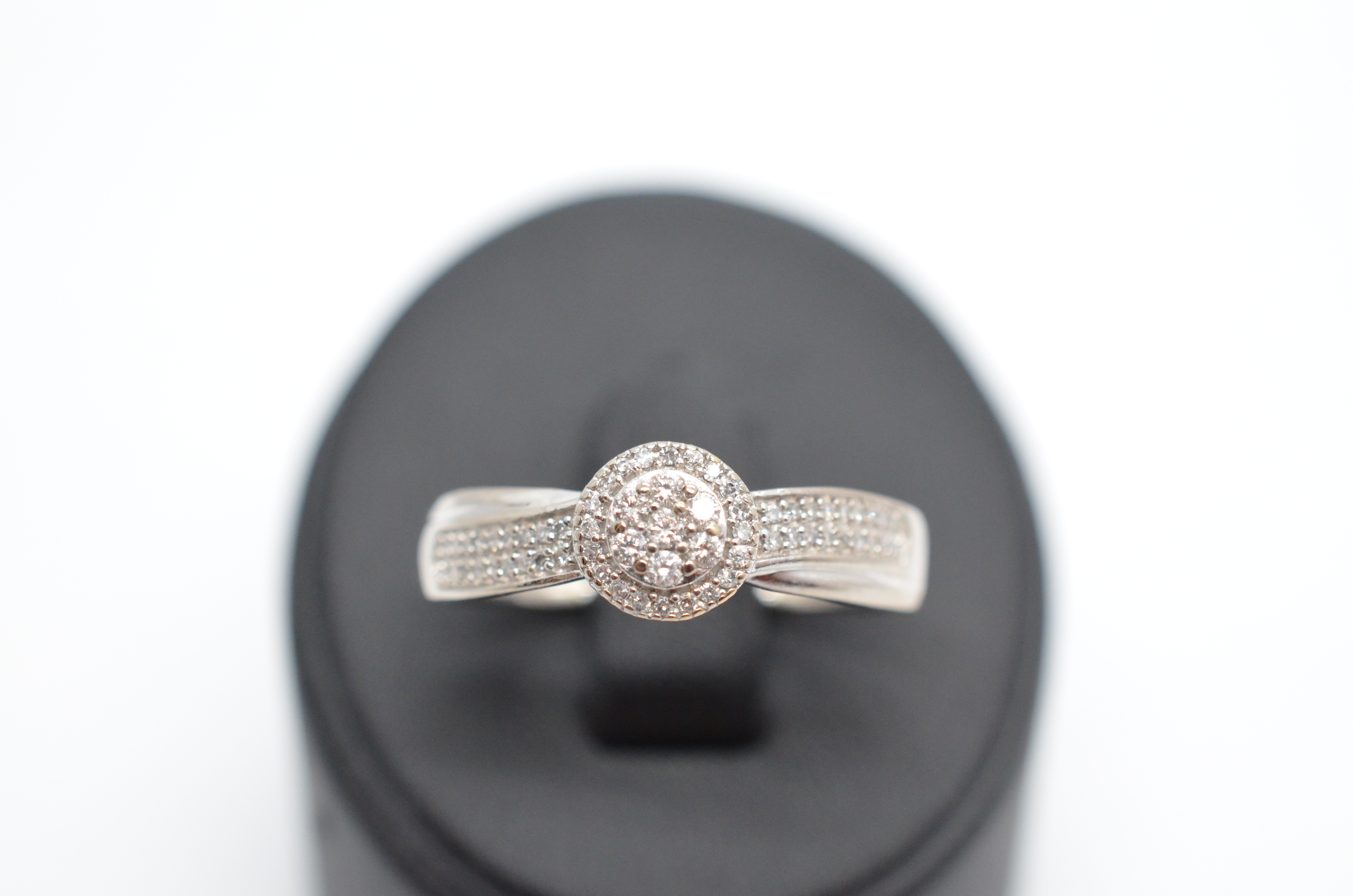 Second hand 18k white gold ring with diamonds  - 6