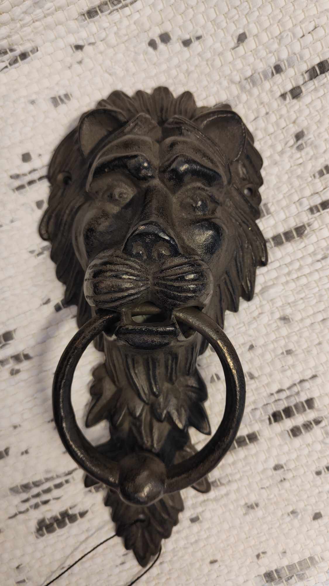 Dörrkläpp Lejon gjutjärn