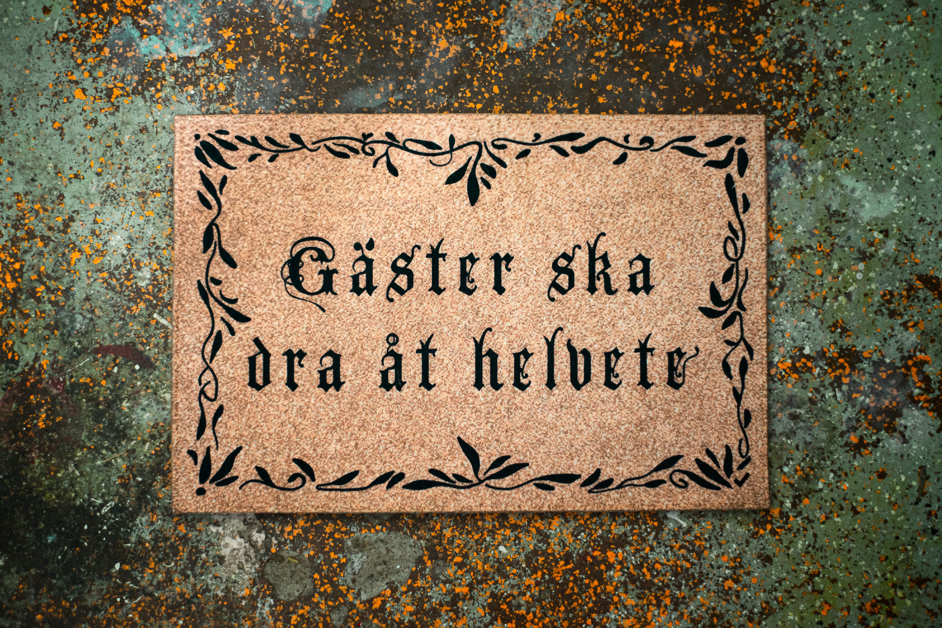 Dörrmatta brun - Gäster Ska Dra Åt Helvete - 3