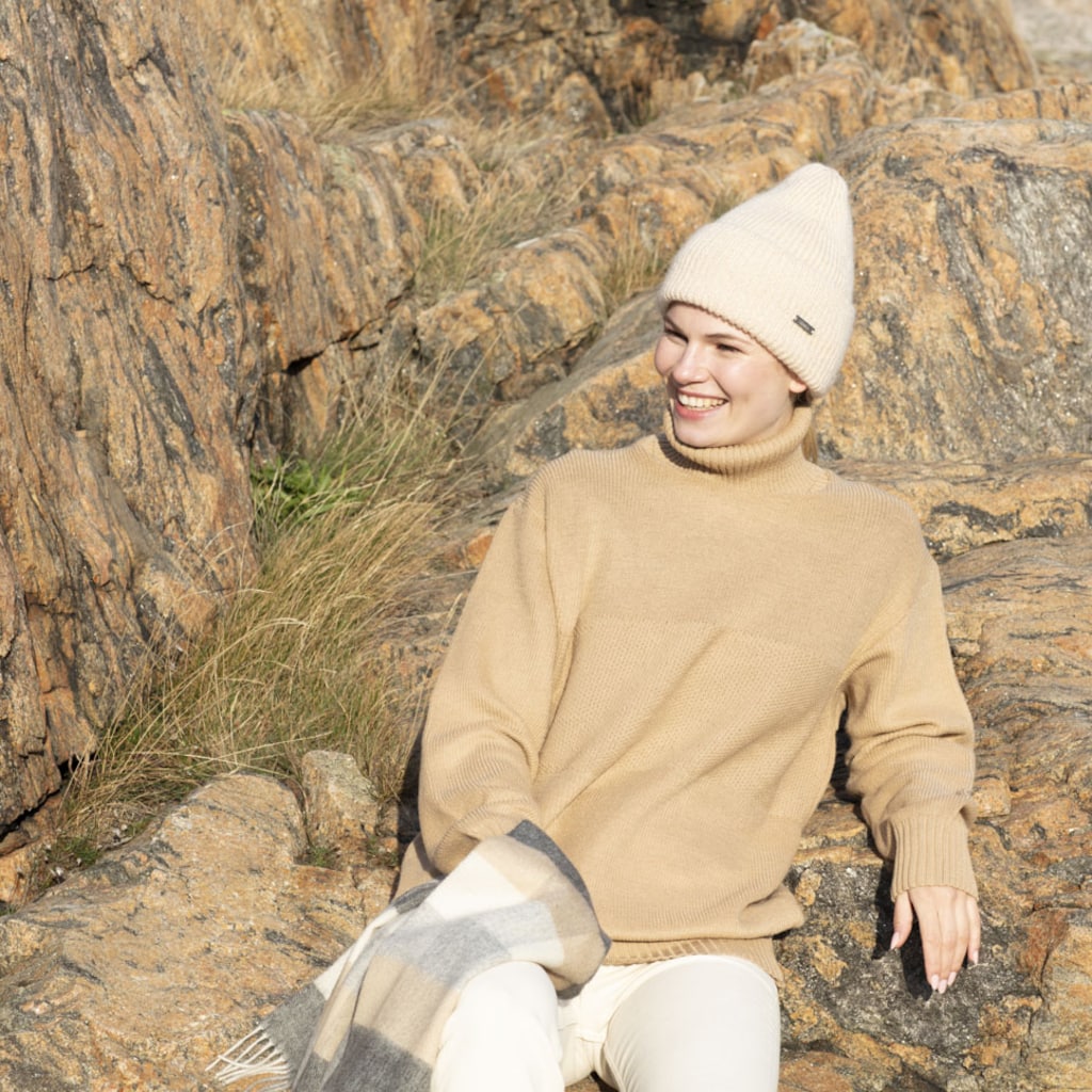Holma Soft Beige stickad mössa från Sätila - 2