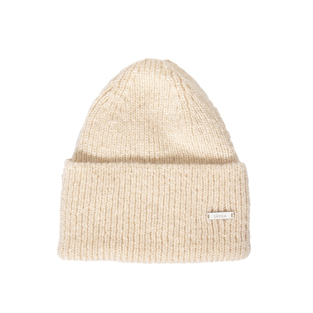Holma Soft Beige stickad mössa från Sätila