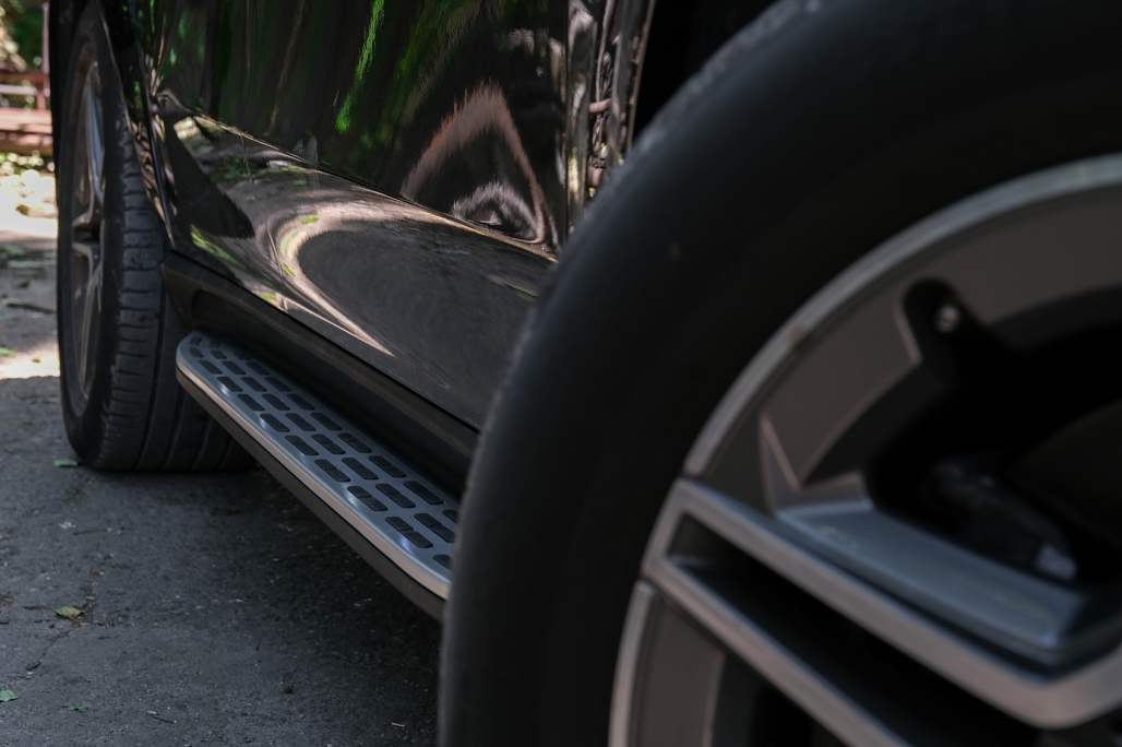 1.  CKM AMG "look"  ML63 sidesteps  LED LIGHTS SUV 2st - 2