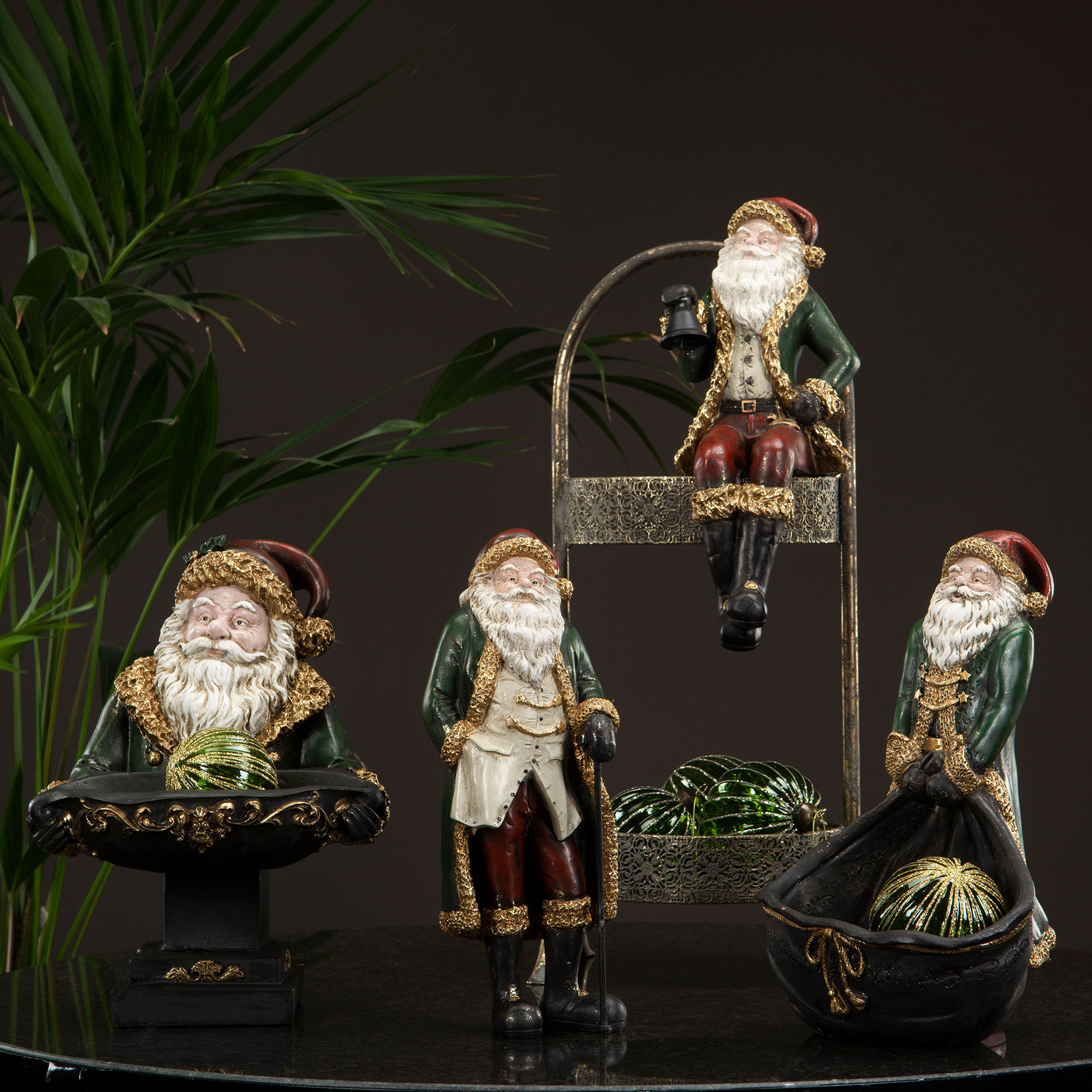 GAMMELDAGS TOMTE -  TOMTE STÅENDE - POLY - 40CM - 2