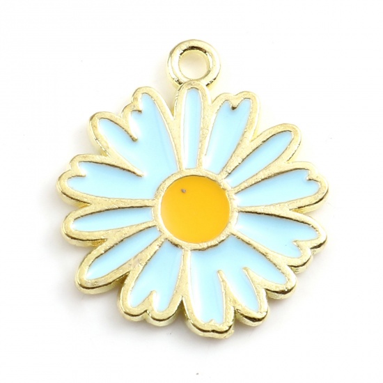 Charm   enamel daisy , lt blue