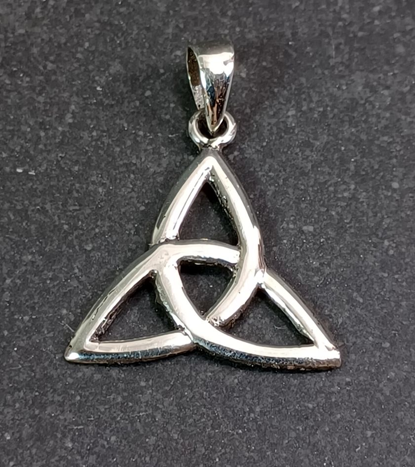 Triquetra Hänge i Silver 