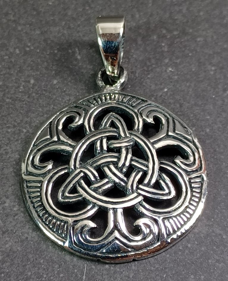 Keltisk Triquetra Hänge i Silver 