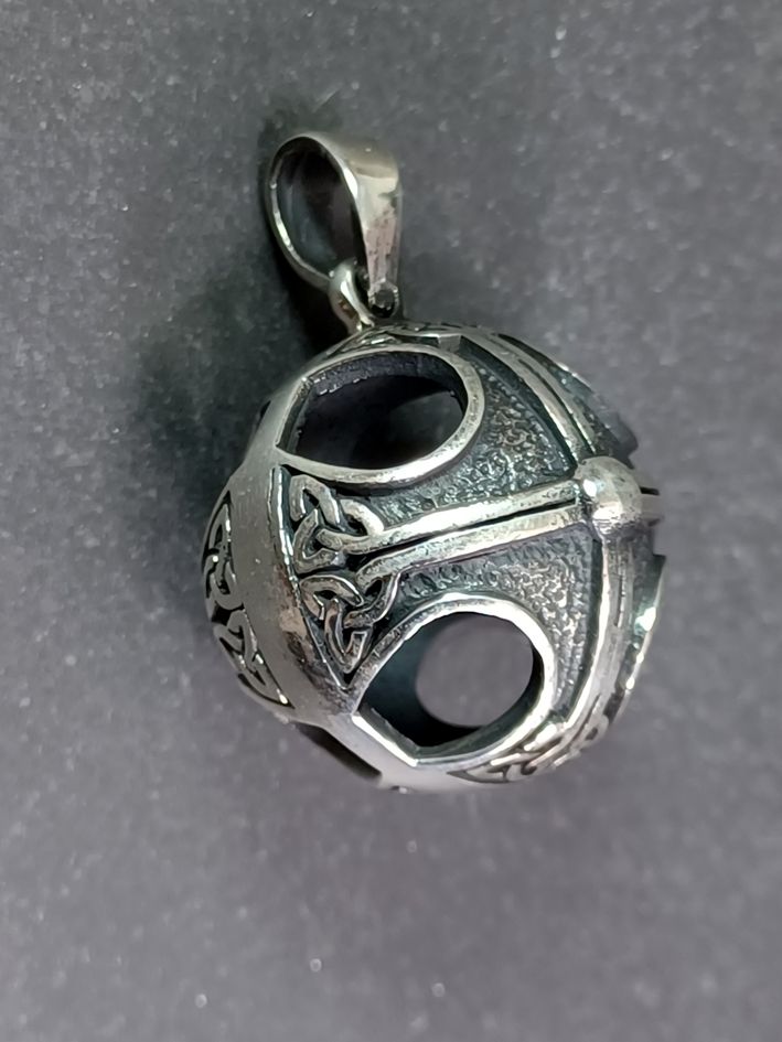 Medeltida Klot med Triquetra Hänge i Silver - 2