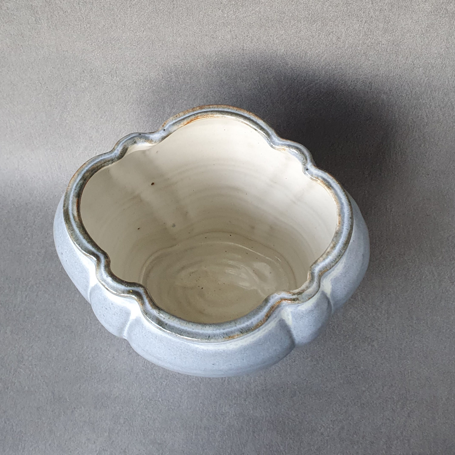 Lobed oval blue vase - 3