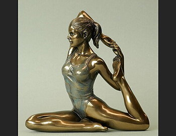 Yogafigur: Eka Pada Rajahapitasana 13 cm